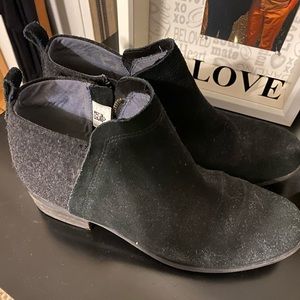 Tom booties